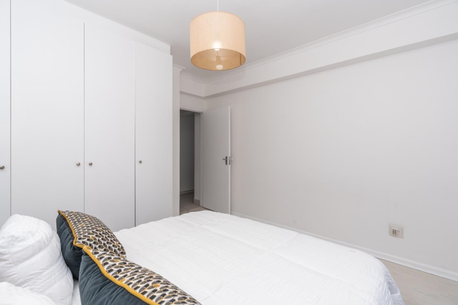 To Let 2 Bedroom Property for Rent in Green Point Western Cape